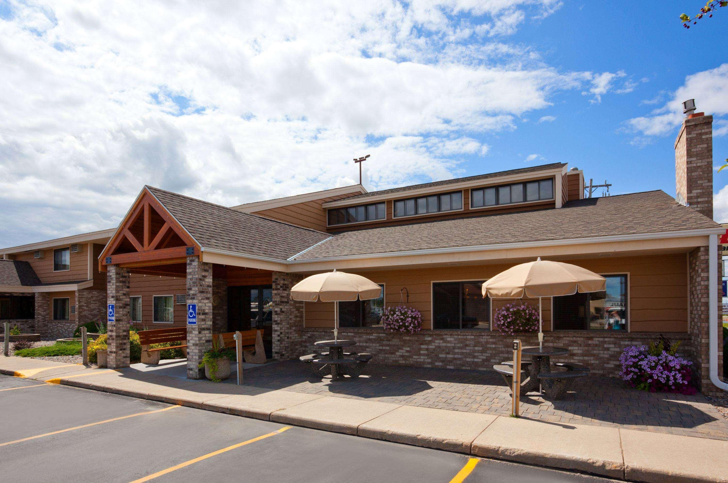 Americinn By Wyndham Roseau Екстер'єр фото