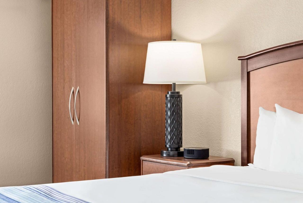 Americinn By Wyndham Roseau Екстер'єр фото