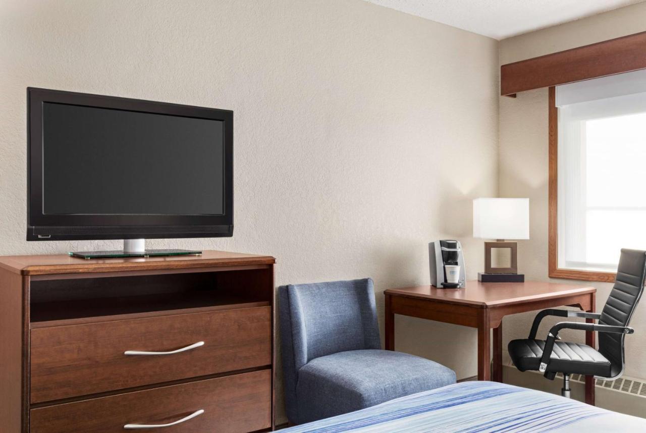 Americinn By Wyndham Roseau Екстер'єр фото